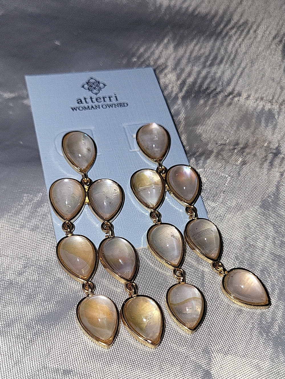 Atterri Gold Pearl Teardrop Dangle Earrings - Cream Pearlescent Te